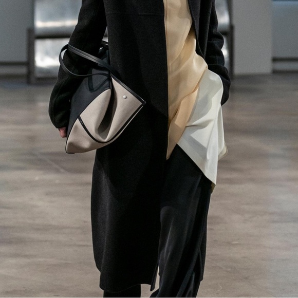 The Row Canvas Park Tote - Black - Picture 7 of 16